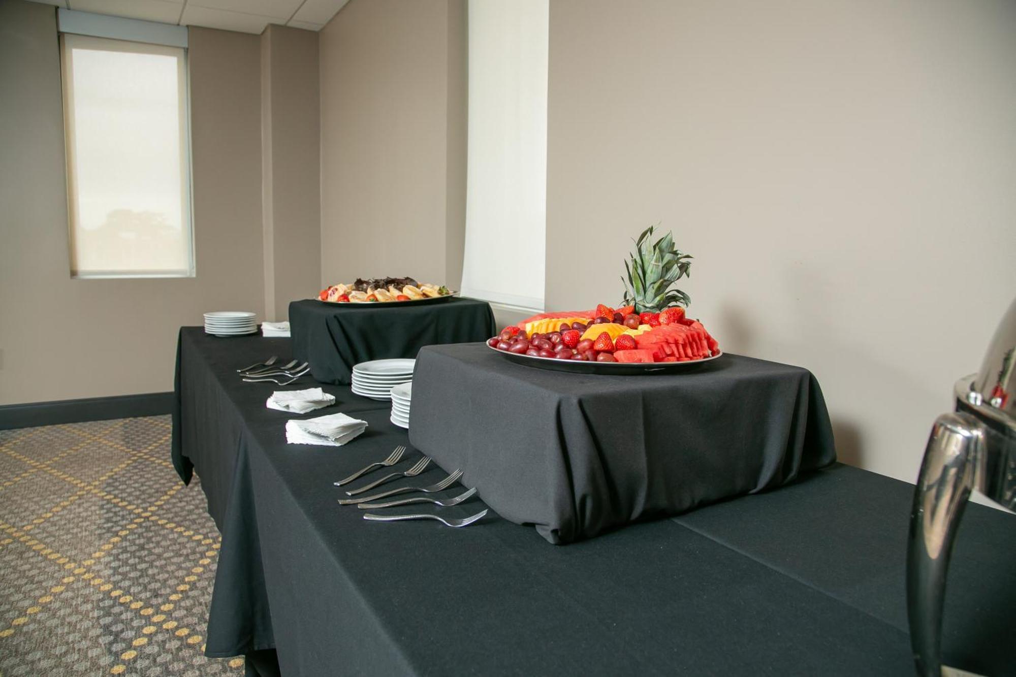 Holiday Inn Metairie New Orleans By Ihg Exterior photo
